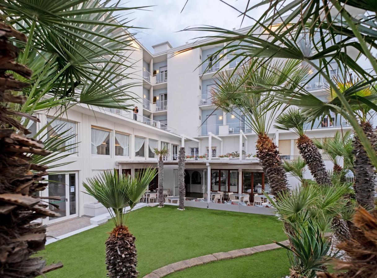 Hotel Continental Σενιγκάλια Εξωτερικό φωτογραφία