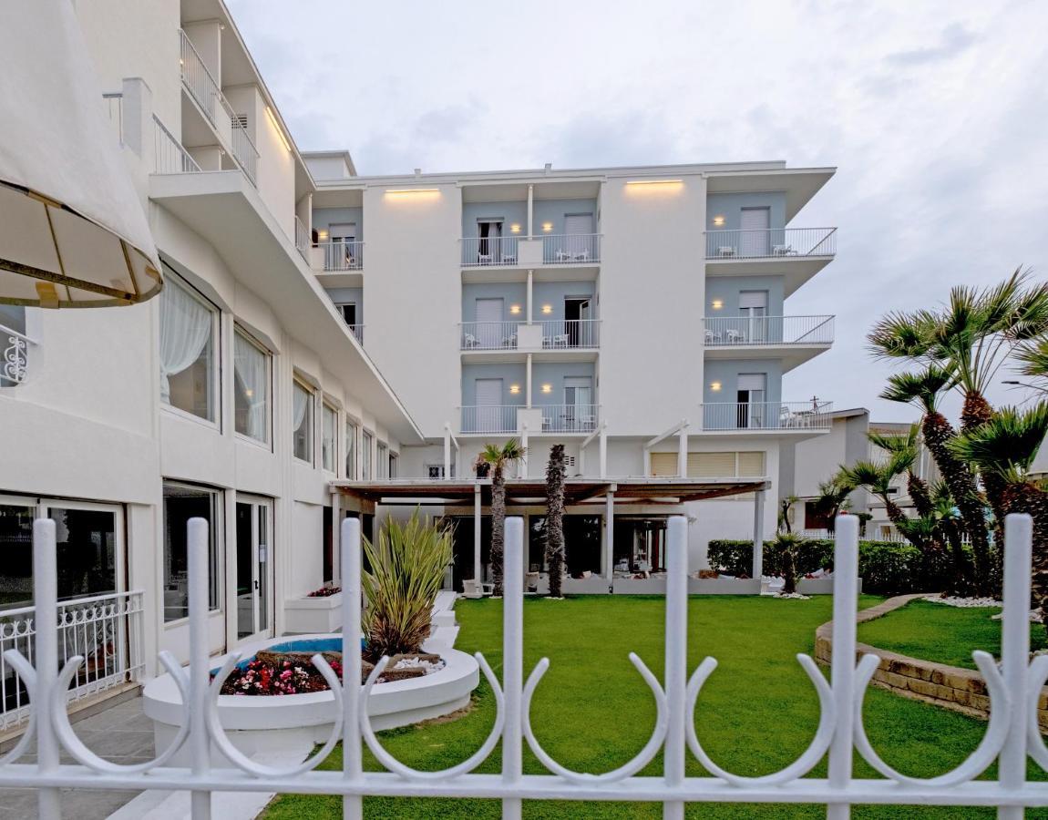 Hotel Continental Σενιγκάλια Εξωτερικό φωτογραφία