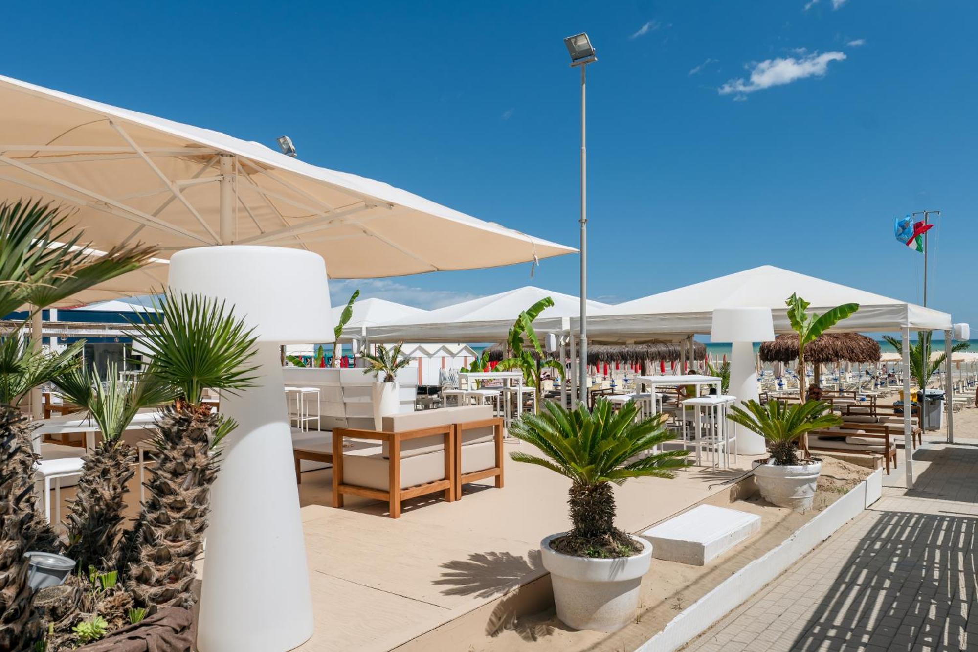Hotel Continental Σενιγκάλια Εξωτερικό φωτογραφία