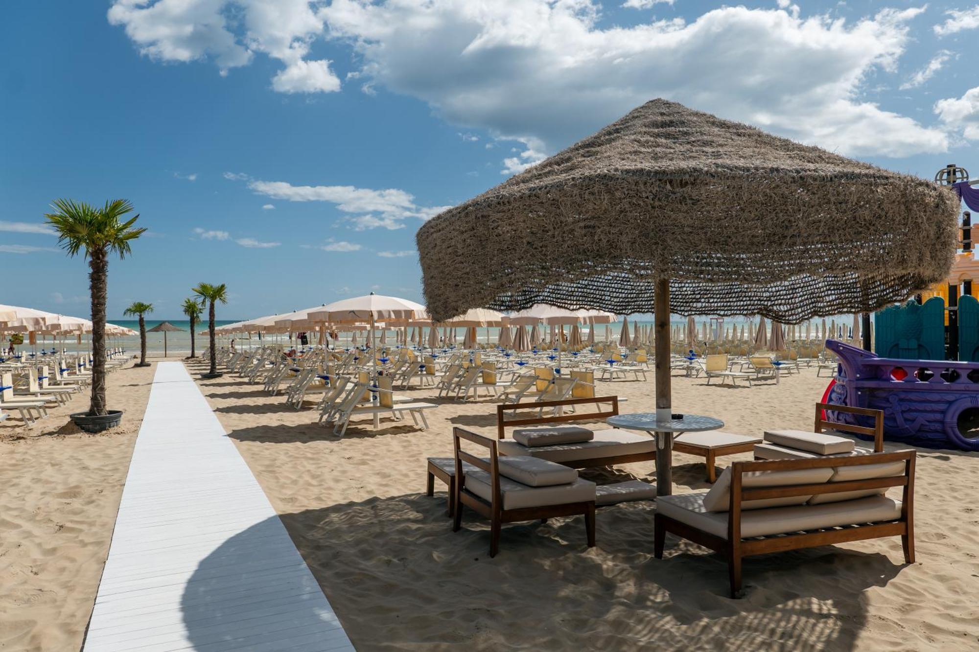 Hotel Continental Σενιγκάλια Εξωτερικό φωτογραφία