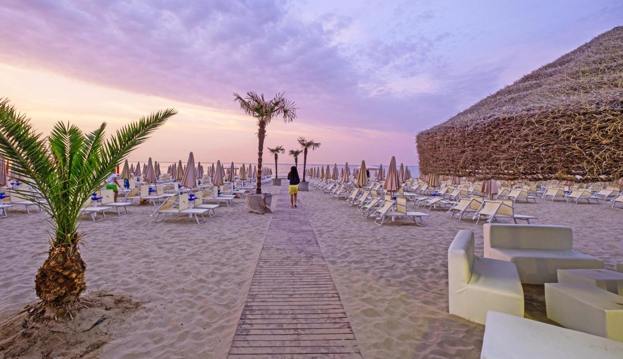 Hotel Continental Σενιγκάλια Εξωτερικό φωτογραφία