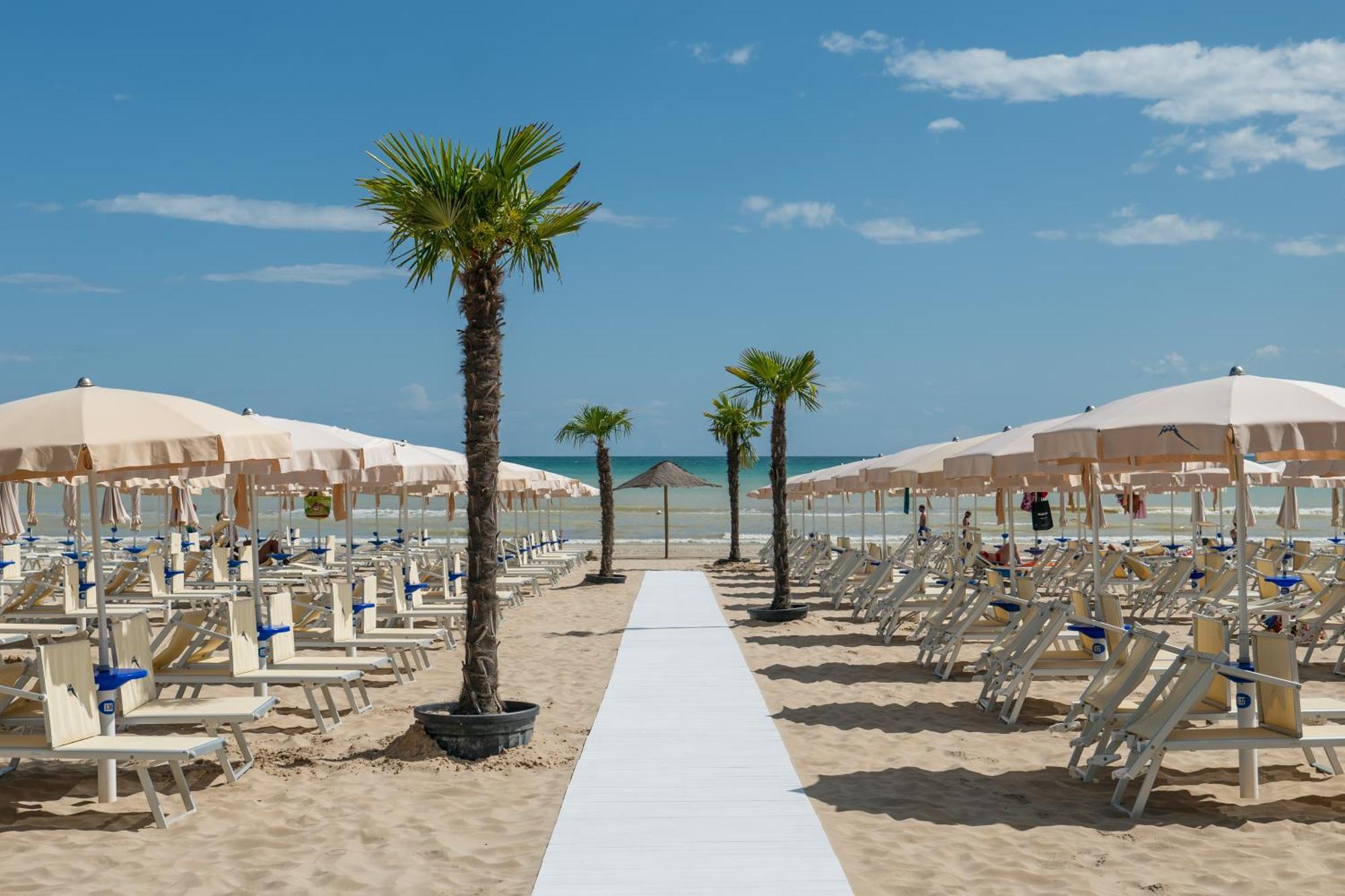 Hotel Continental Σενιγκάλια Εξωτερικό φωτογραφία
