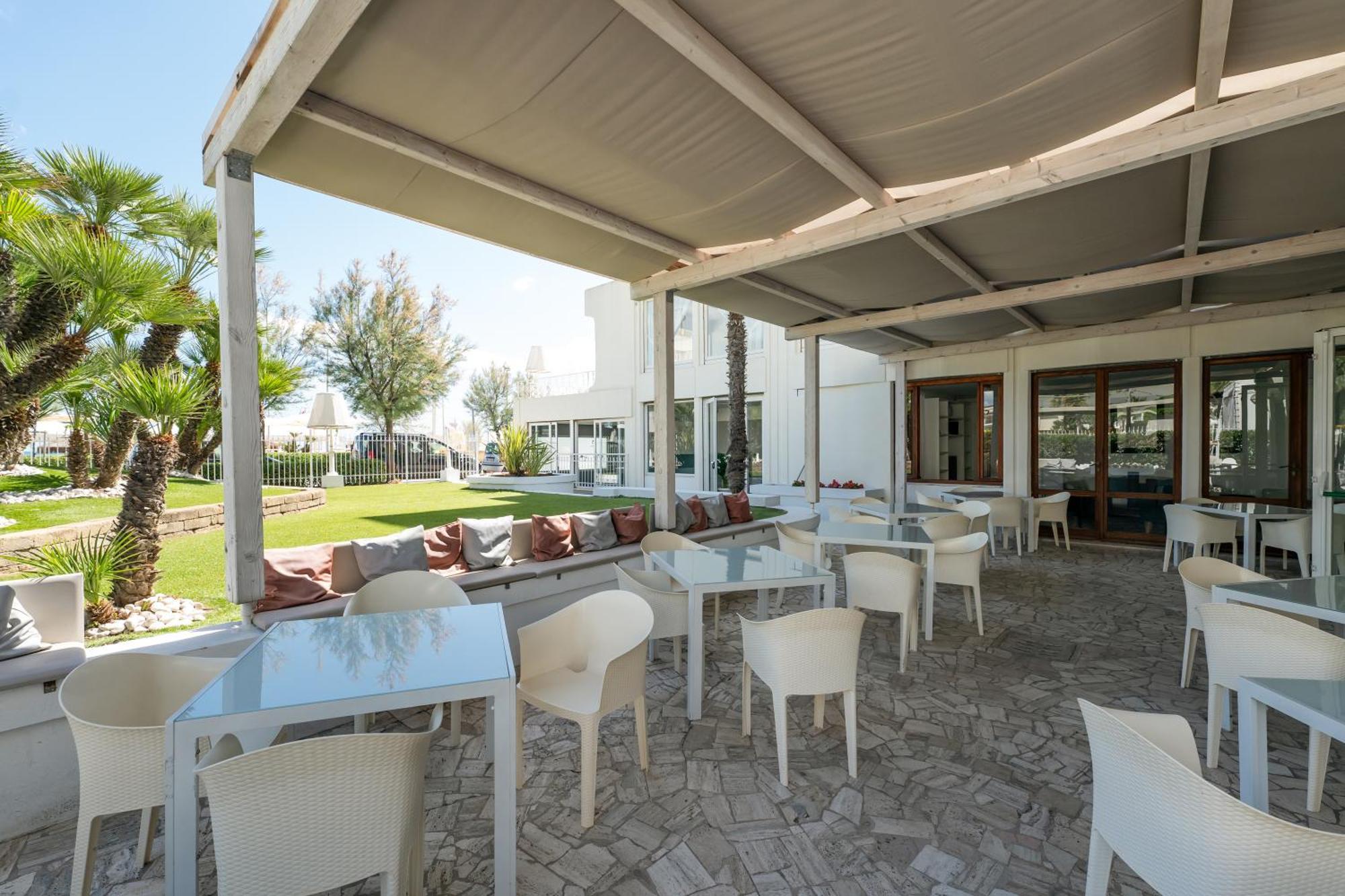 Hotel Continental Σενιγκάλια Εξωτερικό φωτογραφία