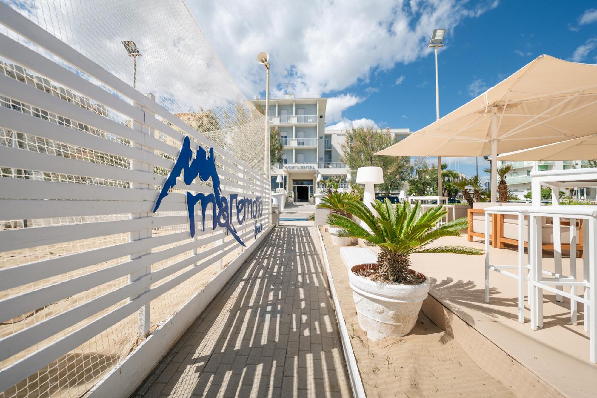 Hotel Continental Σενιγκάλια Εξωτερικό φωτογραφία